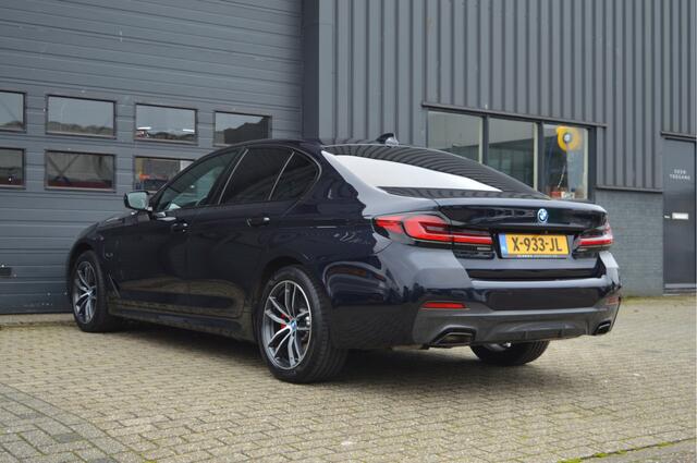 BMW 5-SERIE 520e Executive | M-PAKKET | CAMERA | CARPLAY |