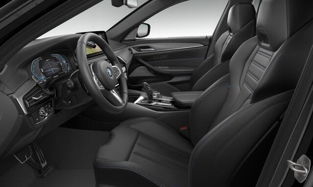 BMW 5-SERIE Touring 530e xDrive M Sport - Trekhaak - Panoramdak - Multifunctionele voorstoelen - Driving Assistant Professional - Head up - Harman Kardon - Verwarmde voor/achter stoelen - BMW Laserlight -