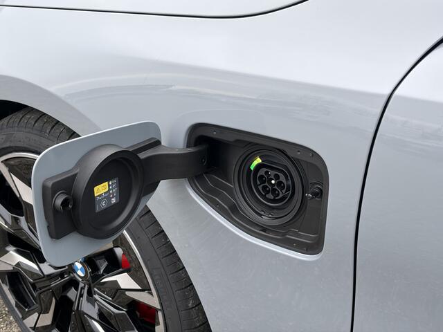 BMW 5-SERIE Touring 530e | M-Sport Pro | 21" | Panorama | Harman/Kardon | Co-Pilot | Trekhaak