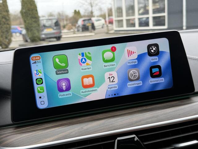 BMW 5-SERIE M550d xDrive High Executive / Vol / Prachstaat / Historie