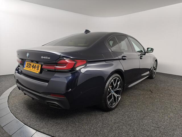 BMW 5-SERIE 545e xDrive High Executive | Harman / Kardon | Panoramadak | Stoelverwarming |