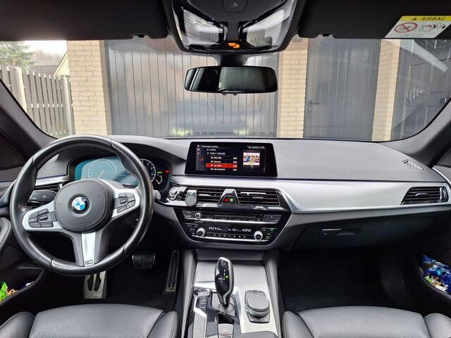 BMW 5-SERIE Touring 520i High Executive Edition | M Sportpakket | Camera