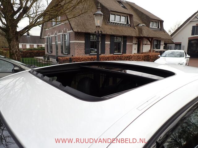 BMW 5-SERIE 530d xDrive Luxery Line SCHUIFDAK / CRUISE / CARPLAY / SPORTLEER / NAVI