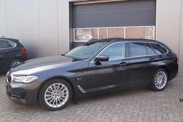 BMW 5-SERIE Touring 530e Business Edition Plus, Carplay, Camera, Laser, Elektr Trekhaak, Memory