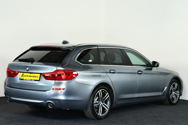 BMW 5-SERIE Touring 520i / LED / Leder / CarPlay / Trekhaak / Cam