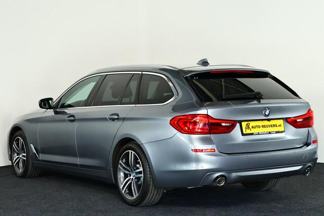 BMW 5-SERIE Touring 520i / LED / Leder / CarPlay / Trekhaak / Cam