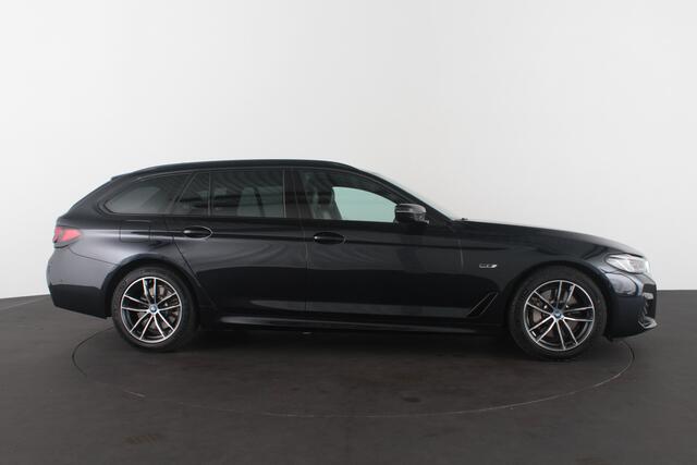 BMW 5-SERIE Touring 530e xDrive High Executive M Sport > Shadow-Line/Driving Assistant Professional