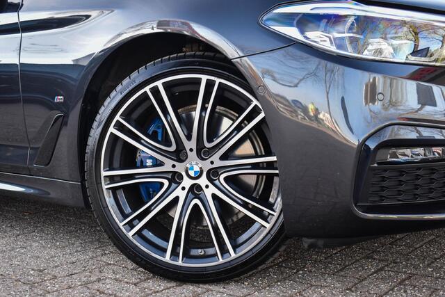 BMW 5-SERIE 530e iPerformance M-Sport Edition Pano Comf Zetels