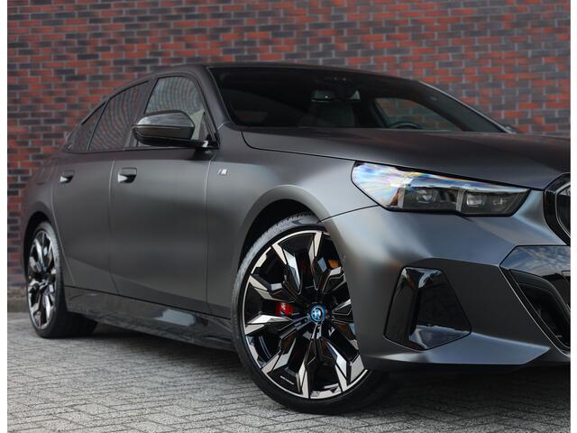 BMW 5-SERIE 550e xDrive | Pano - M Sport Pro - Bowers&Wilkins