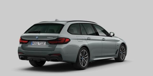 BMW 5-SERIE Touring 530e M Sport - Panoramadak - Driving Assistant Professional - Head up - Hifi - BMW Laserlight - Getinte Ruiten - Sportstoelen - Elektrisch verwarmde voorstoelen - Comfort Access -