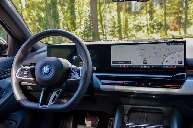 BMW 5-SERIE 530e M Sport Edition | Panorama | H&K | Matrix/Led