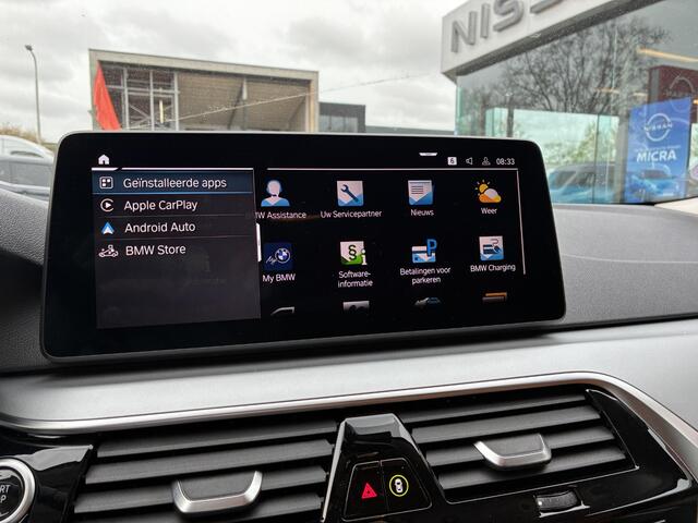 BMW 5-SERIE Touring 520e Business Edition Plus PHEV Automaat | Navigatie | Memory Seats | Leder | Trekhaak
