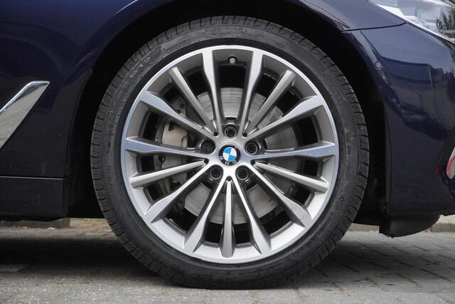 BMW 5-SERIE 540i High Executive | Active Steering | Bowers & Wilkins Diamond Surround Sound Systeem | Comfort Access | Navigatiesysteem Professional | BMW Head-Up Display