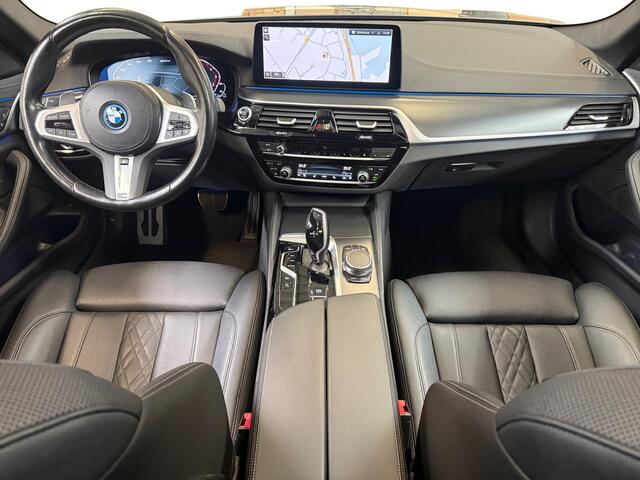 BMW 5-SERIE Touring 530e High Executive I M-Sport I Panoramadak I Shadowline I Leder I Camera