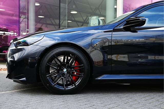 BMW 5-SERIE Touring M5 Automaat / Trekhaak / Panoramadak / M Drive Professional / Comfort Access / Bowers & Wilkins / Adaptieve LED / Parking Assistant Professional