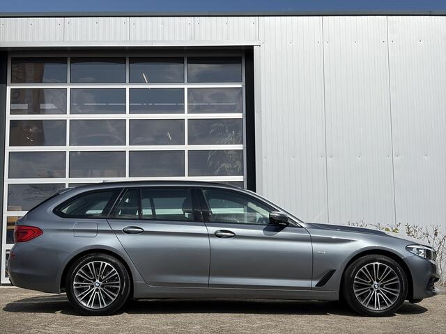 BMW 5-SERIE Touring 520i High Executive 184pk | Sport Line | Bluetooth | Elektrisch bedienbare achterklep | LED koplampen | Lederen bekleding | Navigatiesysteem full map | Voorstoelen verwarmd | Trekhaak elektrisch uitklapbaar | Prachtig exemplaar!