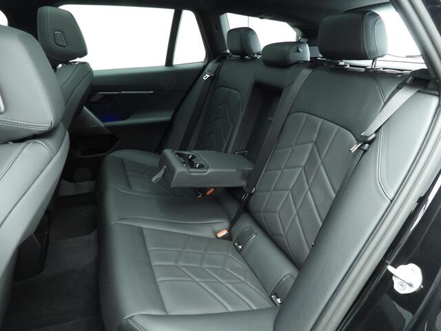 BMW 5-SERIE Touring 530e | M-Sportpakket | LED | Leder | HUD | Active cruise | Trekhaak | Panoramadak | DAB | Harman-kardon sound | Alu 20 inch