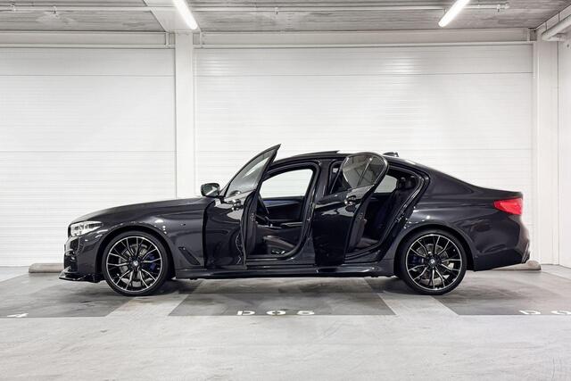 BMW 5-SERIE Sedan 520i High Executive | M Sportpakket | BMW Display Key | Head-Up Display | Stoelverwarming | Comfort Access | Panoramadak