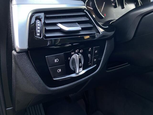 BMW 5-SERIE Touring 540i xDrive Exec. Edition I Carbon zwart I ZEER NETJES!