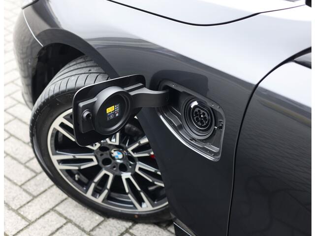 BMW 5-SERIE Touring 550e xDrive | Trekhaak - M Sport Pro - Alcantara