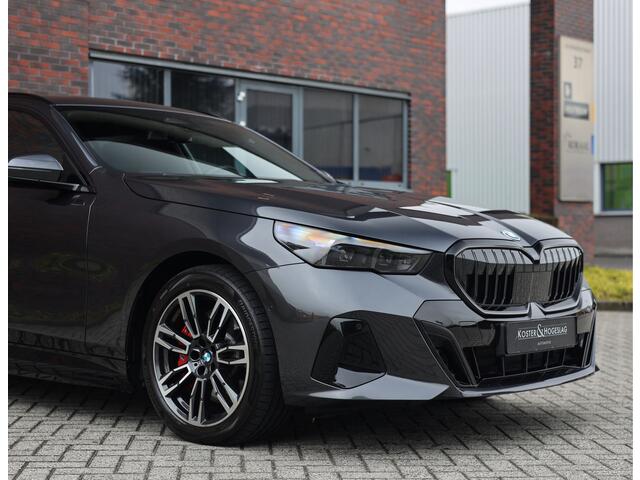 BMW 5-SERIE Touring 550e xDrive | Trekhaak - M Sport Pro - Alcantara