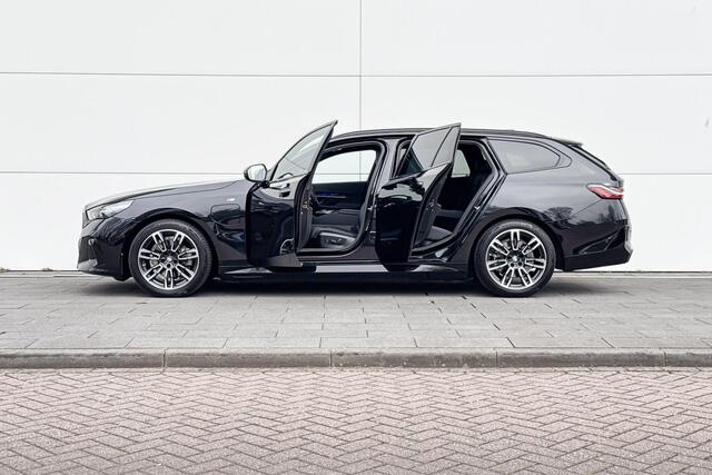 BMW 5-SERIE Touring 530e M Sport Edition | Driving Assistant Professional | Trekhaak | Innovation Pack
