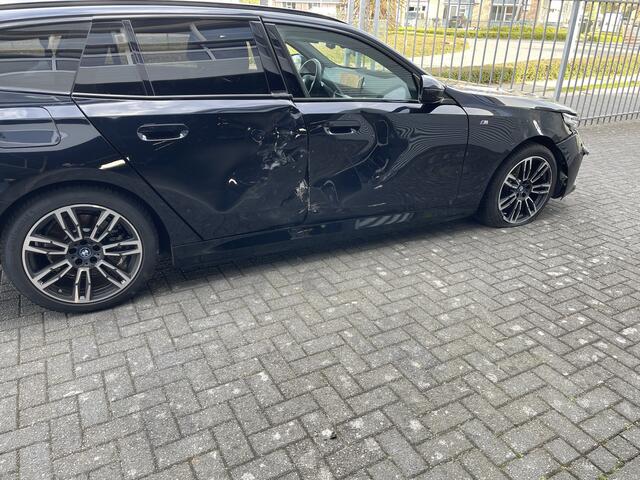 BMW 5-SERIE Touring 530e M Sport Edition