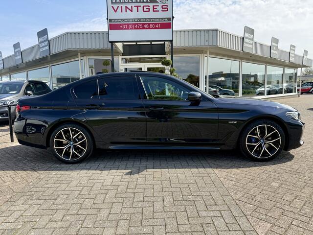 BMW 5-SERIE 530e High Executive M sport, Dealeronderhouden, 1e eigenaar, Head up display, Electrische achterklep 19 inch Harman kardon Sk dak Memory Stoelen 360Cam