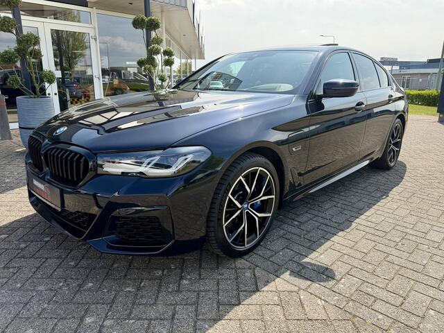 BMW 5-SERIE 530e High Executive M sport, Dealeronderhouden, 1e eigenaar, Head up display, Electrische achterklep 19 inch Harman kardon Sk dak Memory Stoelen 360Cam