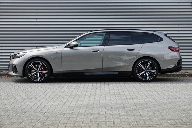 BMW 5-SERIE Touring 530e M-Sport Pro | H&K | Ventilatie | HUD | Trekhaak |