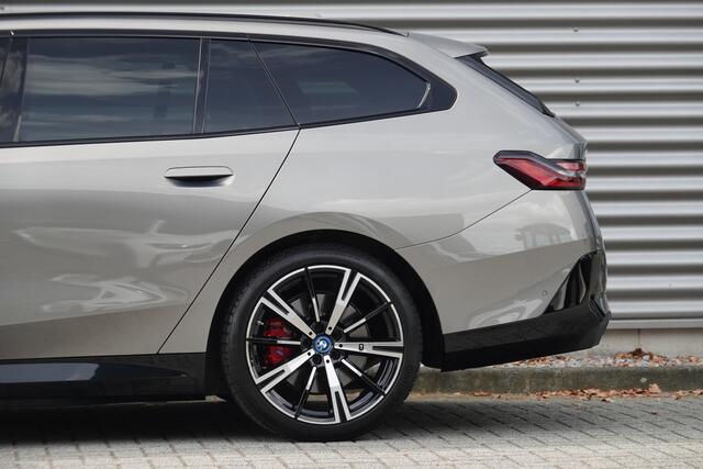 BMW 5-SERIE Touring 530e M-Sport Pro | H&K | Ventilatie | HUD | Trekhaak |