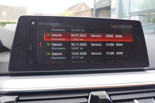 BMW 5-SERIE Touring 530i Executive - LEDER - MEMORY STOELEN - LUXURY LINE -