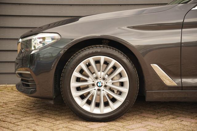 BMW 5-SERIE Touring 530i Executive - LEDER - MEMORY STOELEN - LUXURY LINE -