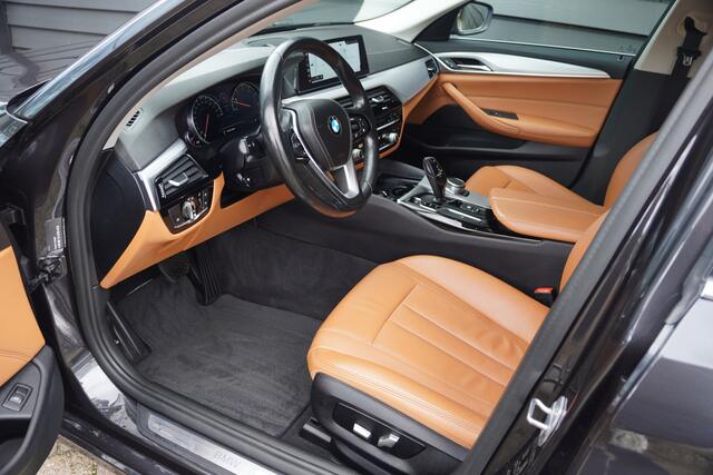 BMW 5-SERIE Touring 530i Executive - LEDER - MEMORY STOELEN - LUXURY LINE -