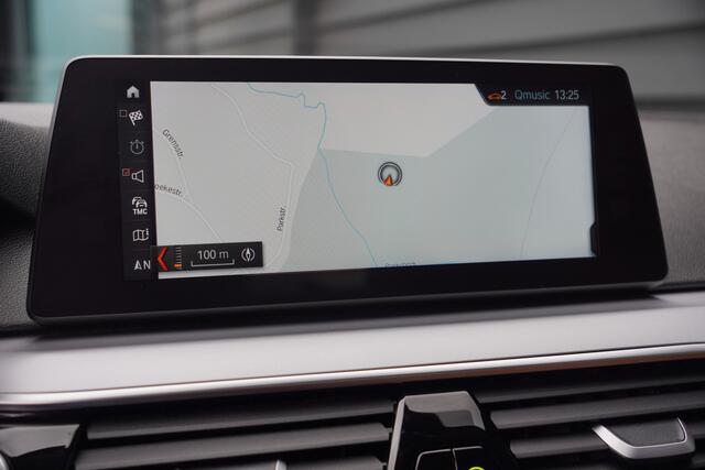 BMW 5-SERIE Touring 530i Executive - LEDER - MEMORY STOELEN - LUXURY LINE -