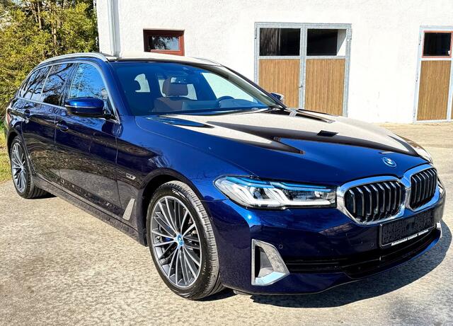BMW 5-SERIE Touring 530e ** LASER, NAVI+, LEDER, PANORAMA, HuD, MEMORY, 19-INCH LMV ** 1e EIG - UNFALLFREI ** ** INFORMEER OOK NAAR ONZE AANTREKKELIJKE FINANCIAL-LEASE TARIEVEN **