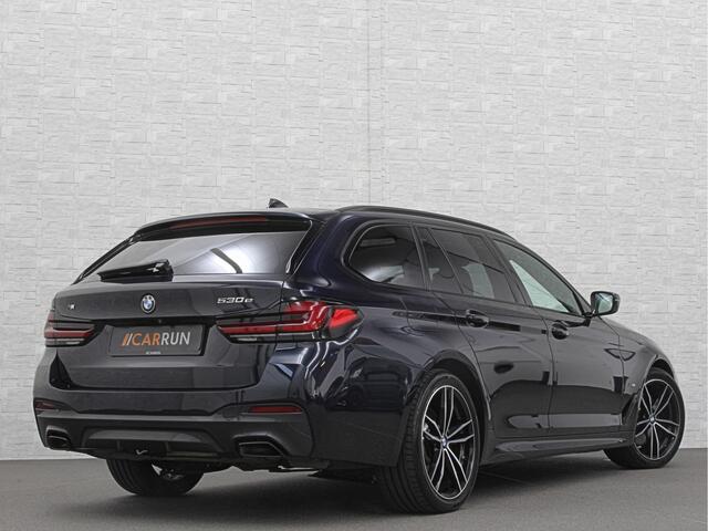 BMW 5-SERIE Touring 530e M-Sport | Panorama | 360 Camera | ACC | Harman-Kardon | Trekhaak | Keyless-Entry | Leder | Rij-Assist Pro | 19'' | Sfeerverlichting | Carplay | LED | Zonwering | Standkachel | Draadloos Laden | Dealer onderhouden |