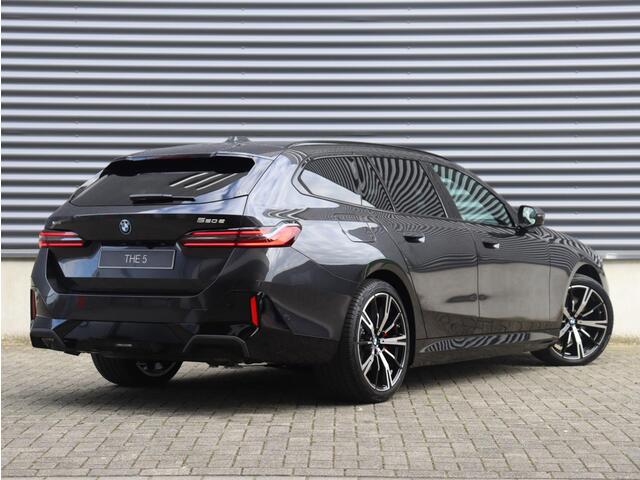 BMW 5-SERIE Touring 550e | M Sportpakket Pro | Innovation Pack | Travel Pack | Comfort Pack | Bowers & Wilkins | Panoramadak