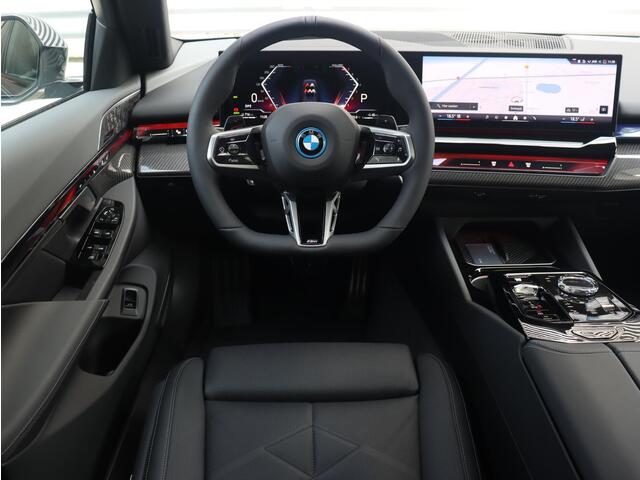 BMW 5-SERIE Touring 550e | M Sportpakket Pro | Innovation Pack | Travel Pack | Comfort Pack | Bowers & Wilkins | Panoramadak