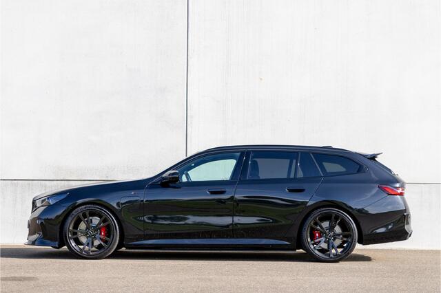 BMW 5-SERIE Touring 530e / AC Schnitzer optik pakket + LM velgen / Head-up