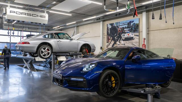 BMW 5-SERIE Touring 530e / AC Schnitzer optik pakket + LM velgen / Head-up