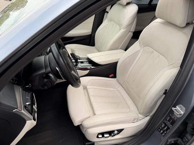 BMW 5-SERIE Sedan 530i xDrive M-Sport Schuifdak Memory HUD