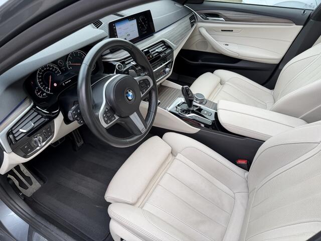 BMW 5-SERIE Sedan 530i xDrive M-Sport Schuifdak Memory HUD