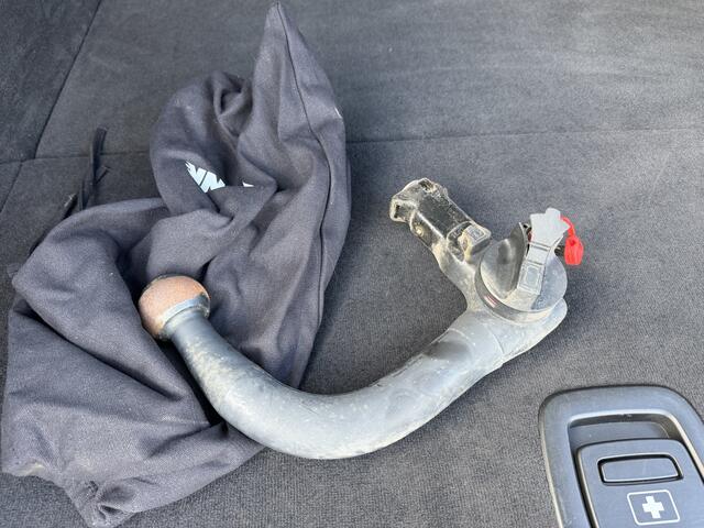 BMW 5-SERIE Touring 530e High Executive M Sport Pano-Dak | Trekhaak | Adapt. Cruise | Leer | HUD | Camera |