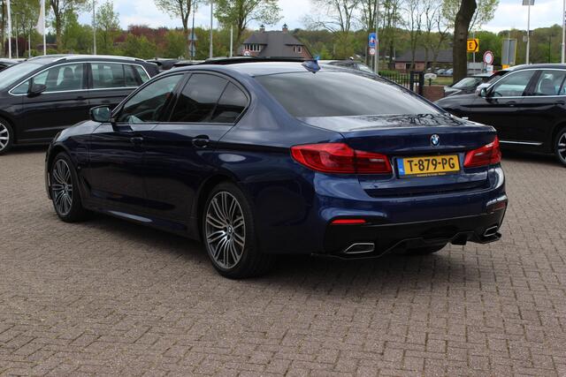BMW 5-SERIE 530e iPerformance High Exe. M Sport / Schuifdak / 360Camera / Head-up / Alcantara / 20'' / CarPlay / Dodehoek / DAB / ACC