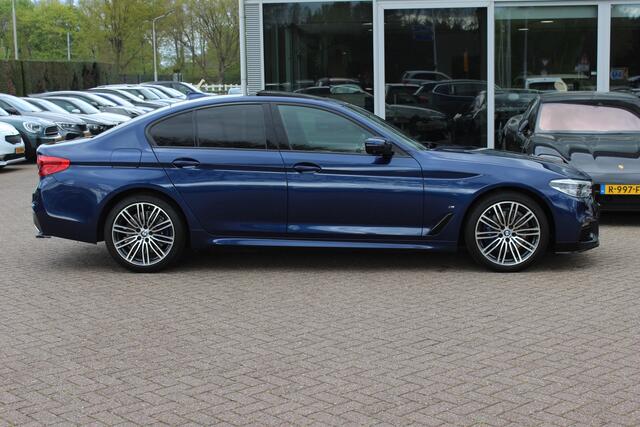 BMW 5-SERIE 530e iPerformance High Exe. M Sport / Schuifdak / 360Camera / Head-up / Alcantara / 20'' / CarPlay / Dodehoek / DAB / ACC