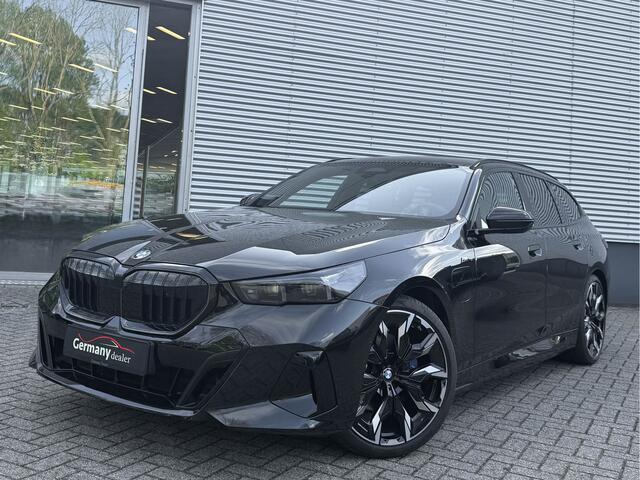 BMW 5-SERIE Touring 530e M-Sport+Pro M-Zetels H&K Head-Up Carbon Iconic Keyless Camera Drive-A+ VOL!