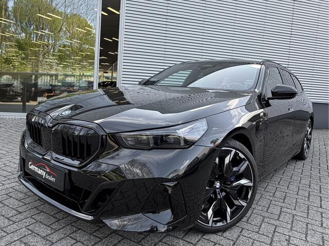 BMW 5-SERIE Touring 530e M-Sport+Pro M-Zetels H&K Head-Up Carbon Iconic Keyless Camera Drive-A+ VOL!