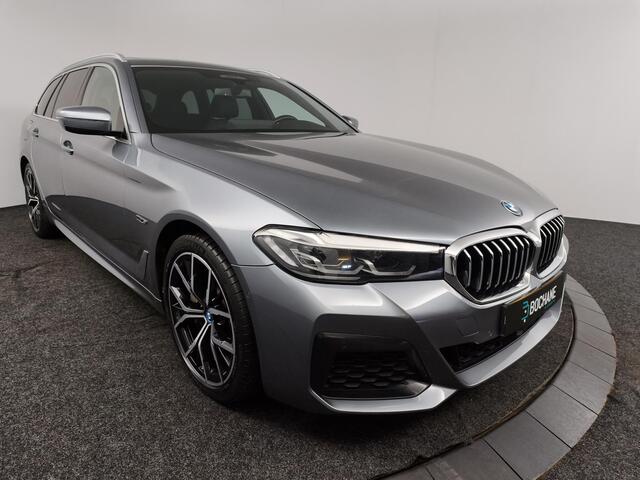 BMW 5-SERIE Touring 530e M-sport | 19 Inch W spaak | Elek glazen panorama dak | Trekhaak |