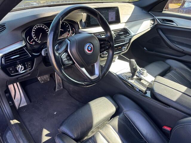 BMW 5-SERIE 520I 2017 Sedan LPG M-Sport Model 2021 Facelift